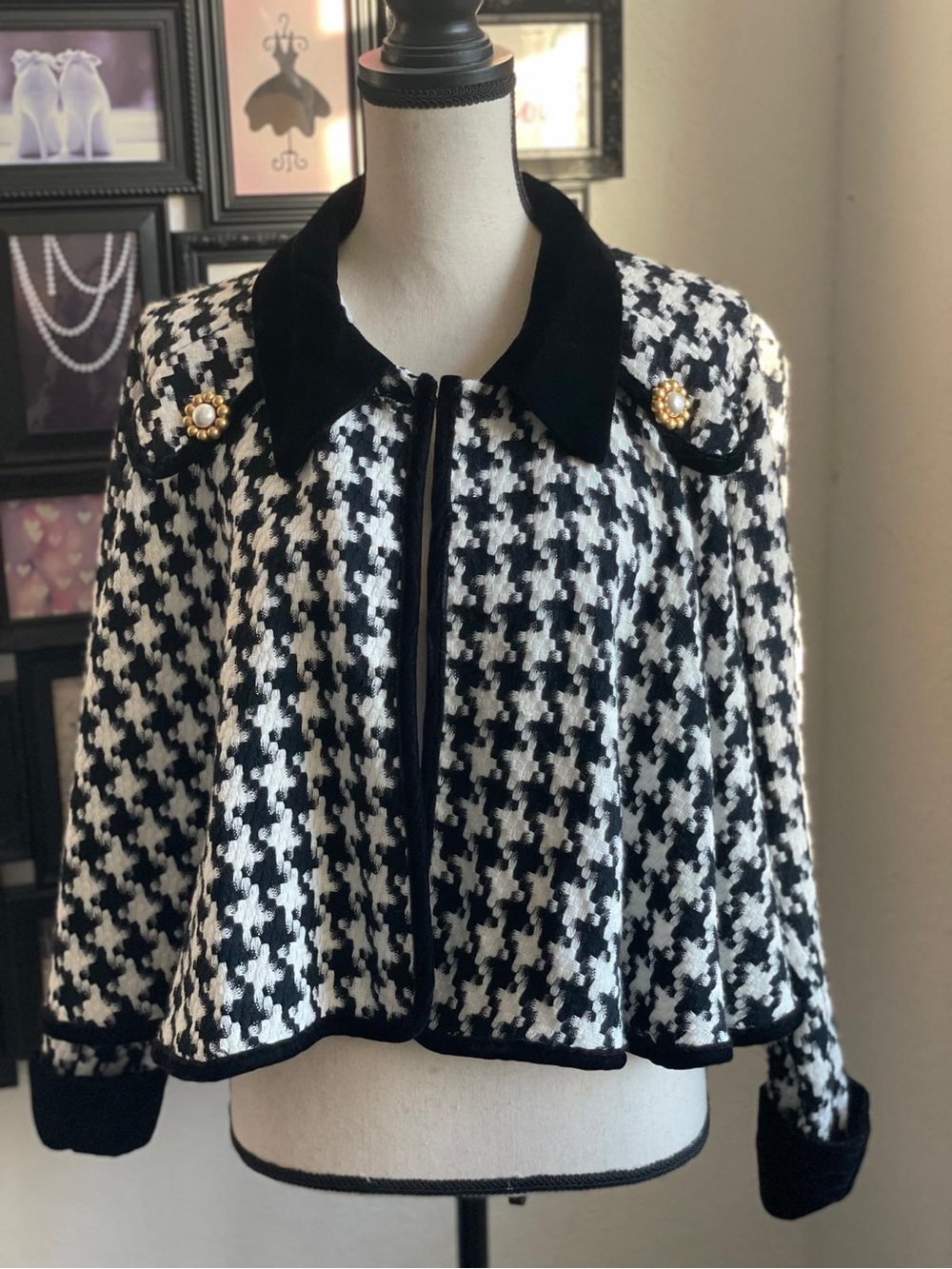 Vintage Black and White Houndstooth Pearl-Button Blazer